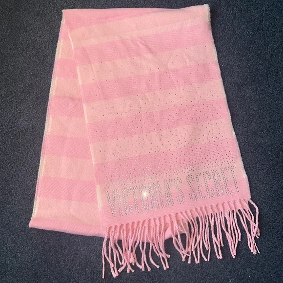 Écharpe Victoria's Secret PINK Rare Wisconsin - Rouge Et Blanc - 100% Acrylique - Neuf Avec étiquette